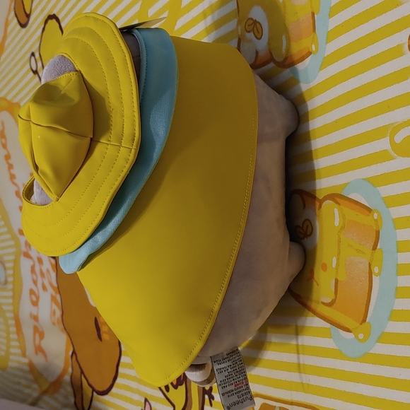 RARE Raincoat Pusheen Plush - Picture 4 of 4